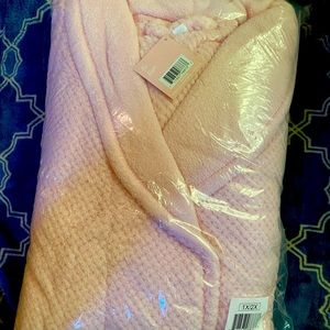 COPY - Plus size plush pink robe 1x/2x